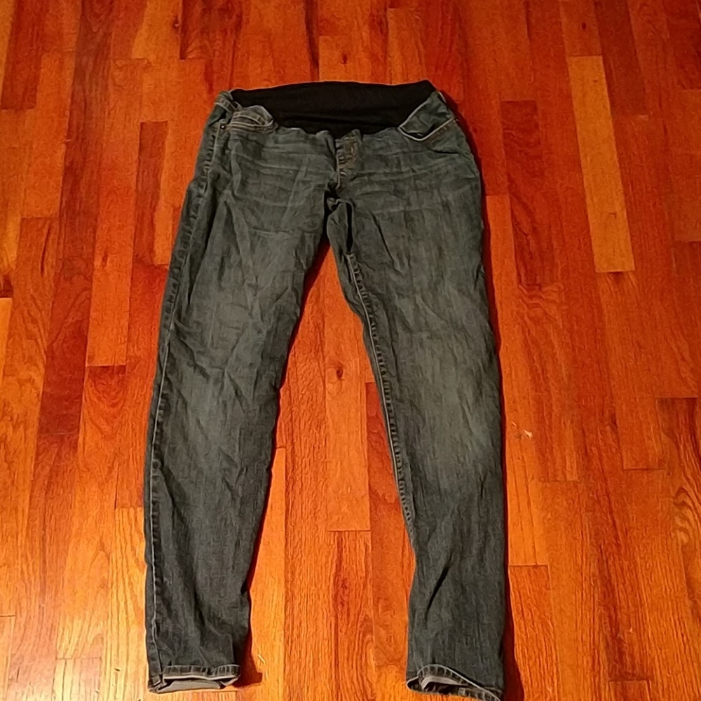 Liz Range Maternity size 4 jeans.